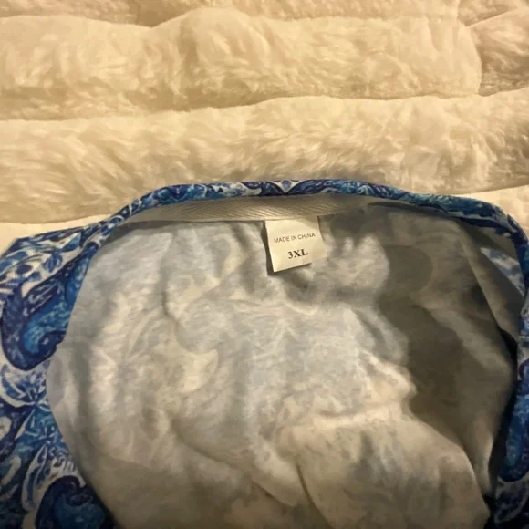 NWT Women's Tunic Top with paisley  print, size Plus 3X - Picture 3 of 3